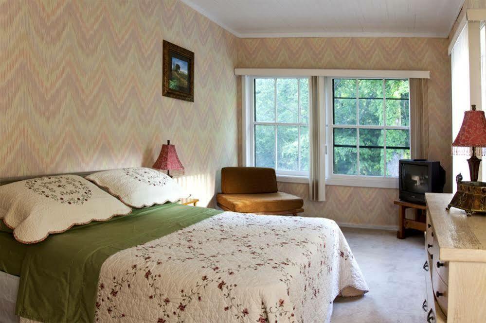 Rock Castle Resort Lake George Bagian luar foto